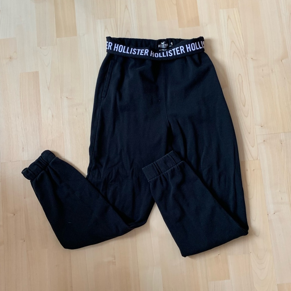 Black Hollister sweat pants
